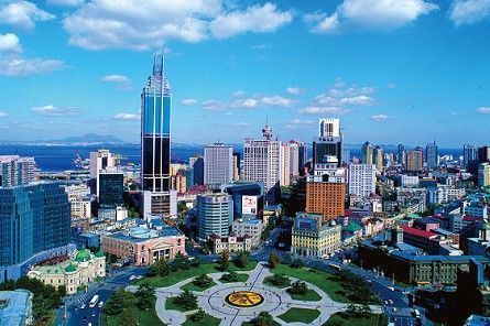 大连夏日微光，友情、家庭与陪伴的温馨画卷